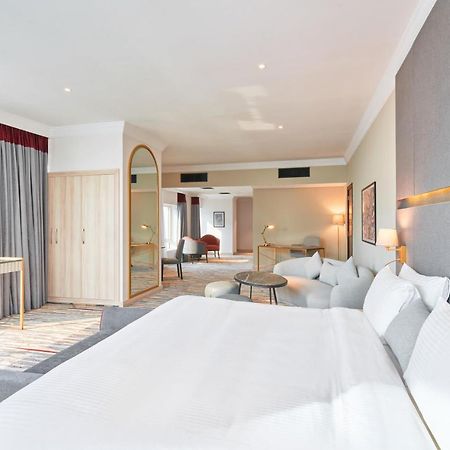 Ramada By Wyndham Doha Old Town Hotel Buitenkant foto