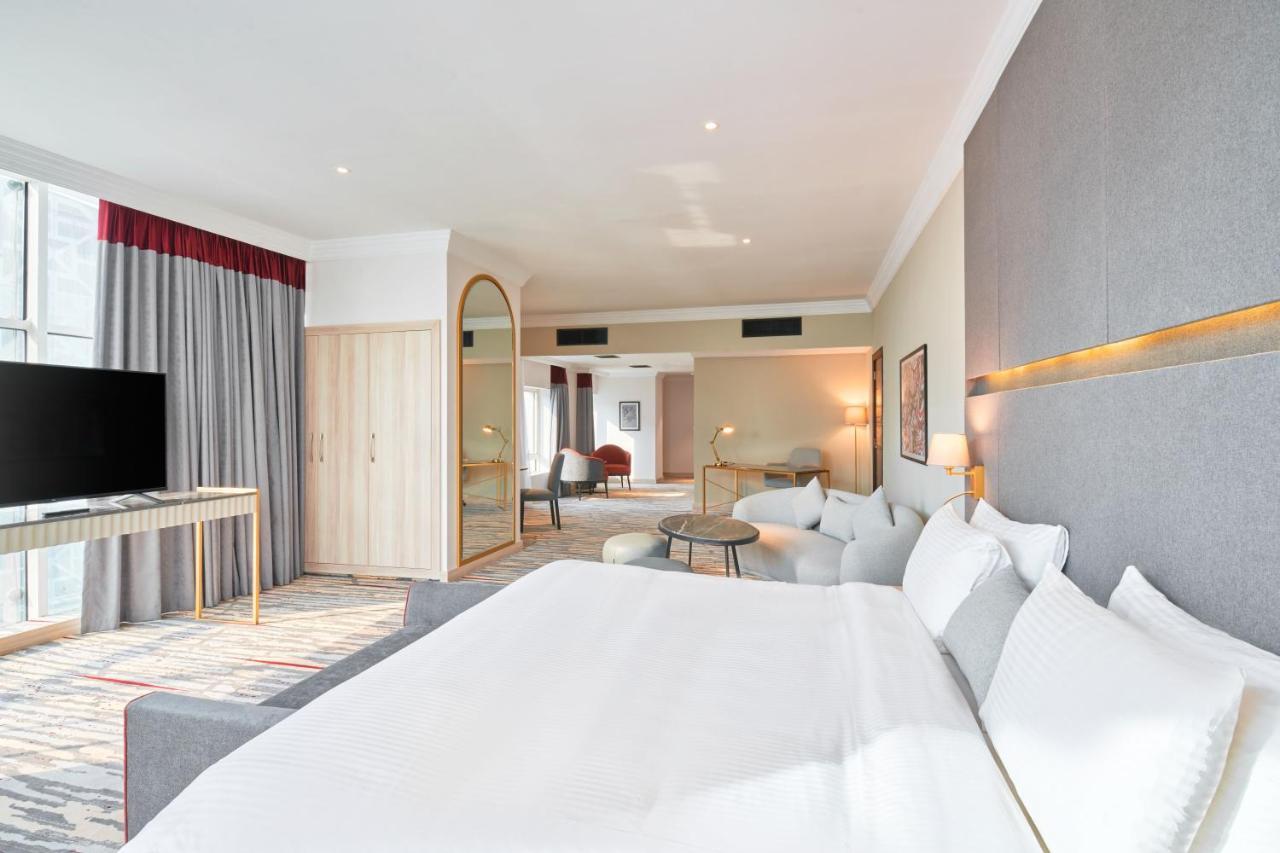 Ramada By Wyndham Doha Old Town Hotel Buitenkant foto