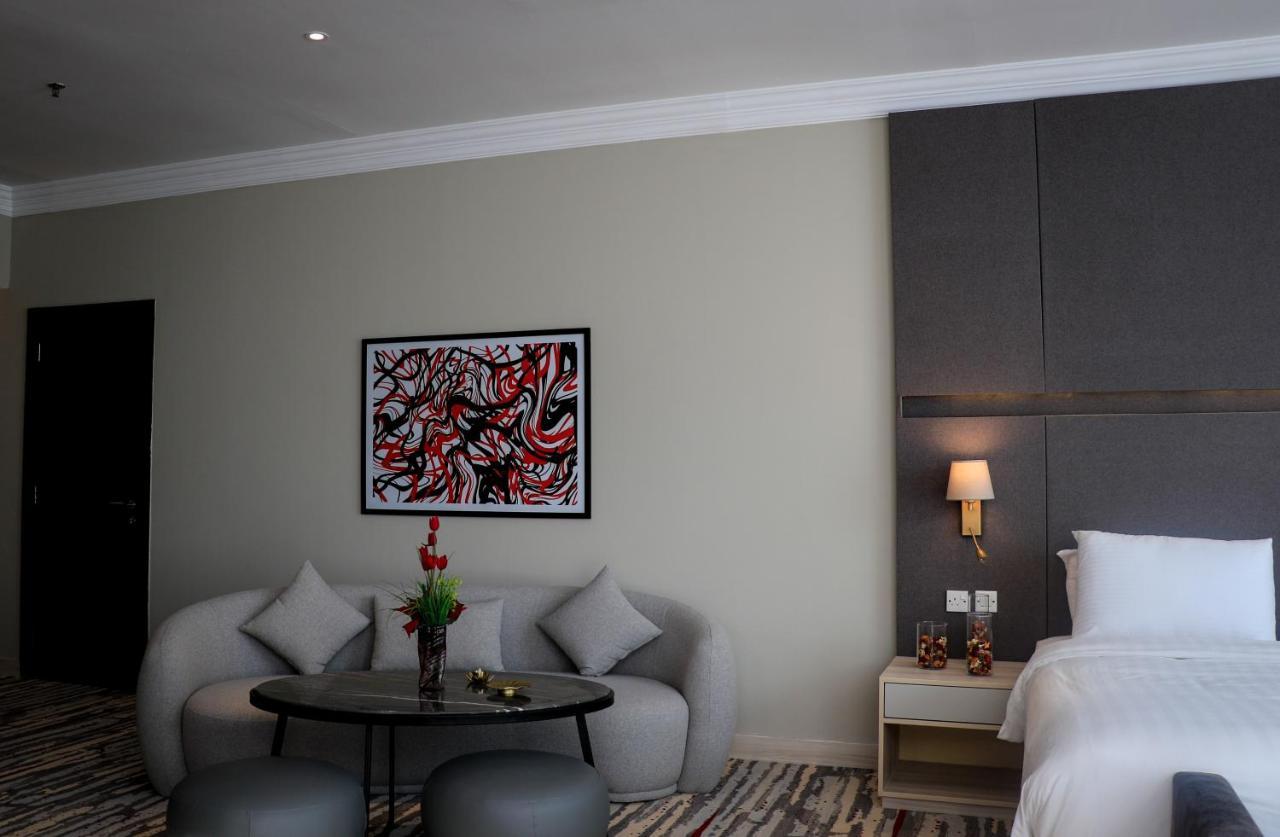 Ramada By Wyndham Doha Old Town Hotel Buitenkant foto