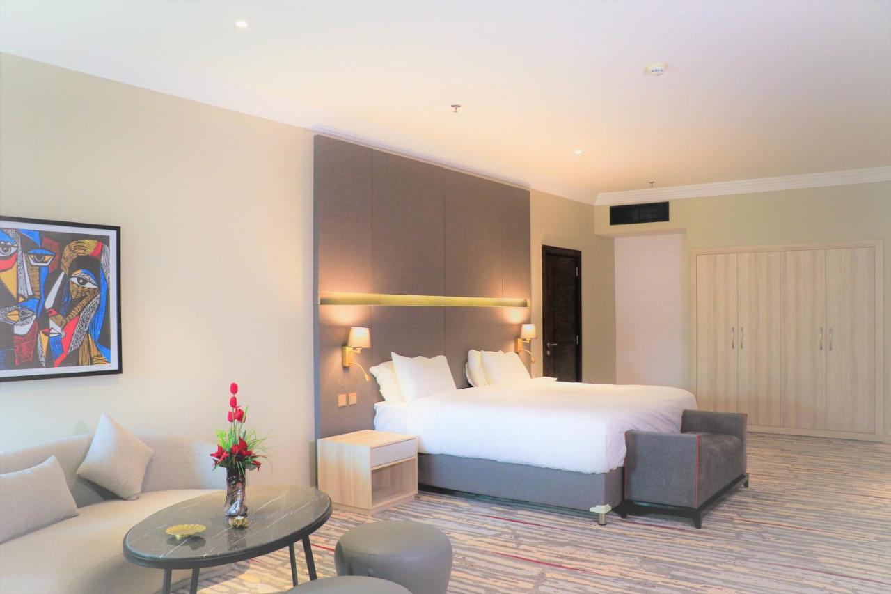 Ramada By Wyndham Doha Old Town Hotel Buitenkant foto