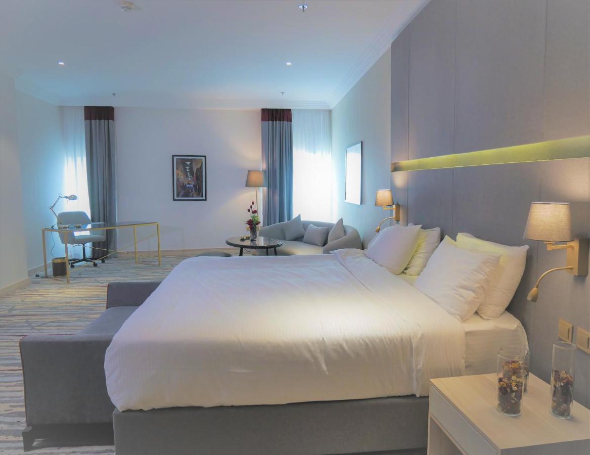 Ramada By Wyndham Doha Old Town Hotel Buitenkant foto